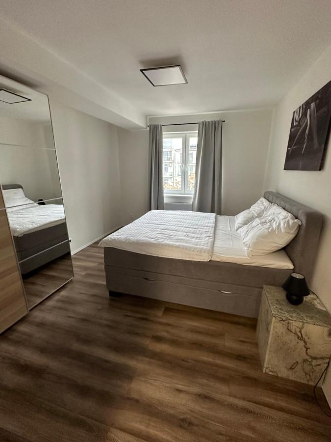 Medena Apartment Old Town With Free Parking Bratysława Zewnętrze zdjęcie